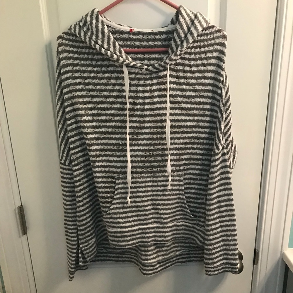 Striped light weight sweater!!